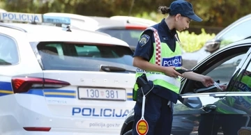 Policija